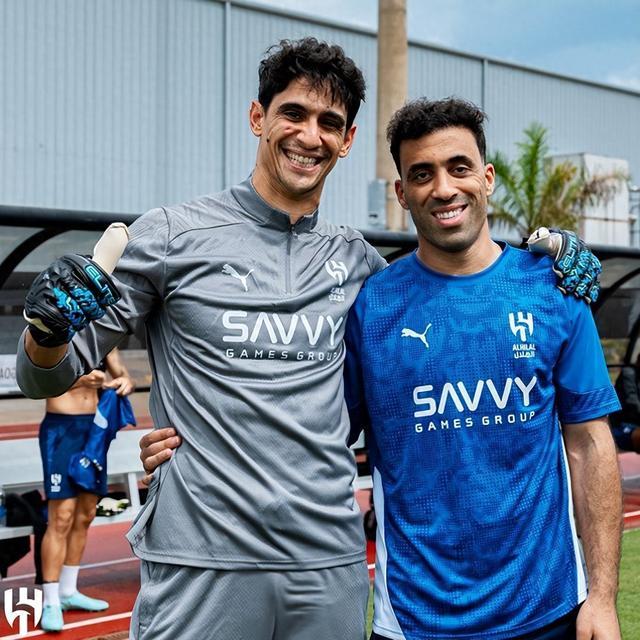 利雅得新月锋线告急！主力中锋因伤告别世俱杯，34岁中超旧将驰援