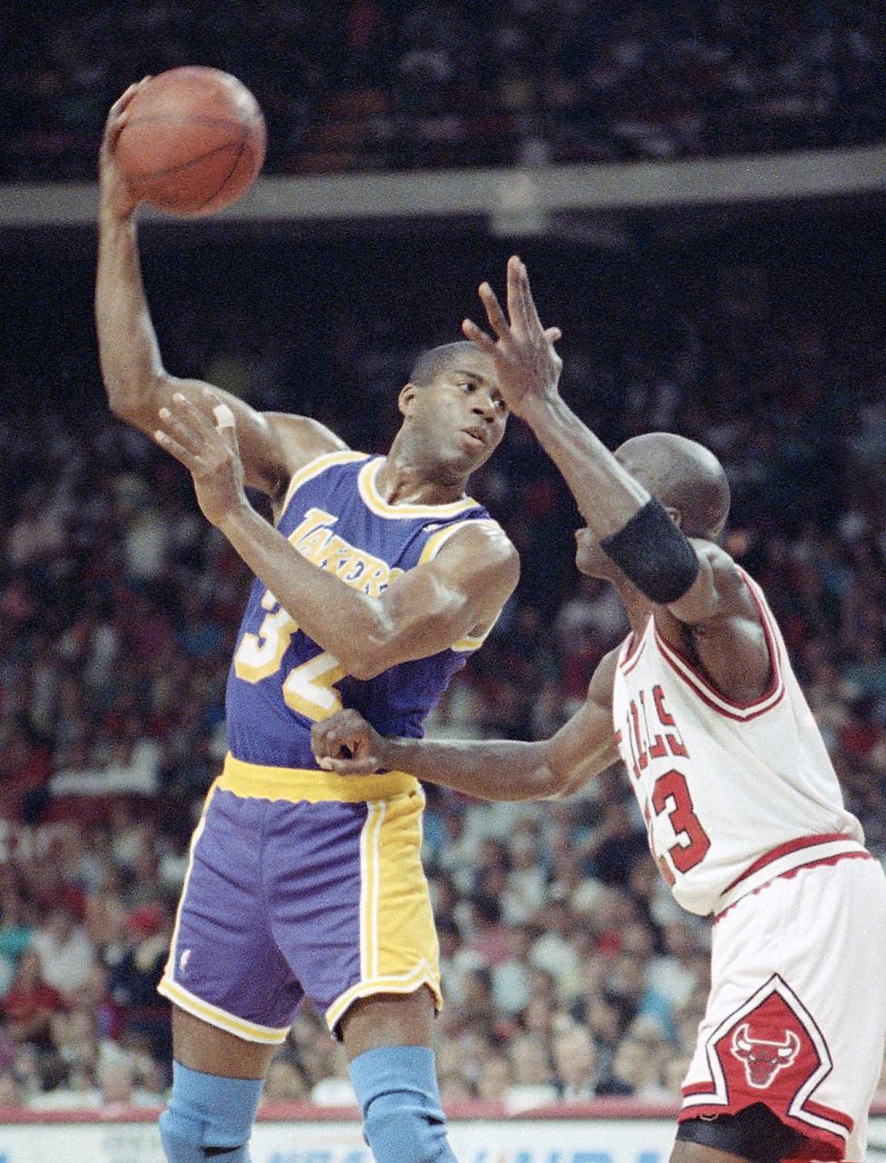 体育平台-布莱恩-肖评历史最佳首发：魔术师乔丹伯德邓肯奥尼尔