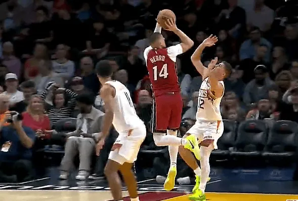 乐鱼体育在线-希罗突起内线强打得手，热火次节打出12-4领先太阳到16分